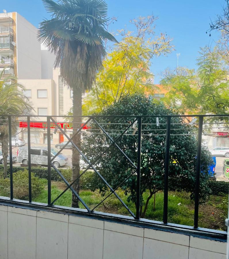 Cozy 2-Bedroom Serviced Apartment With Netflix Sagunto Eksteriør bilde